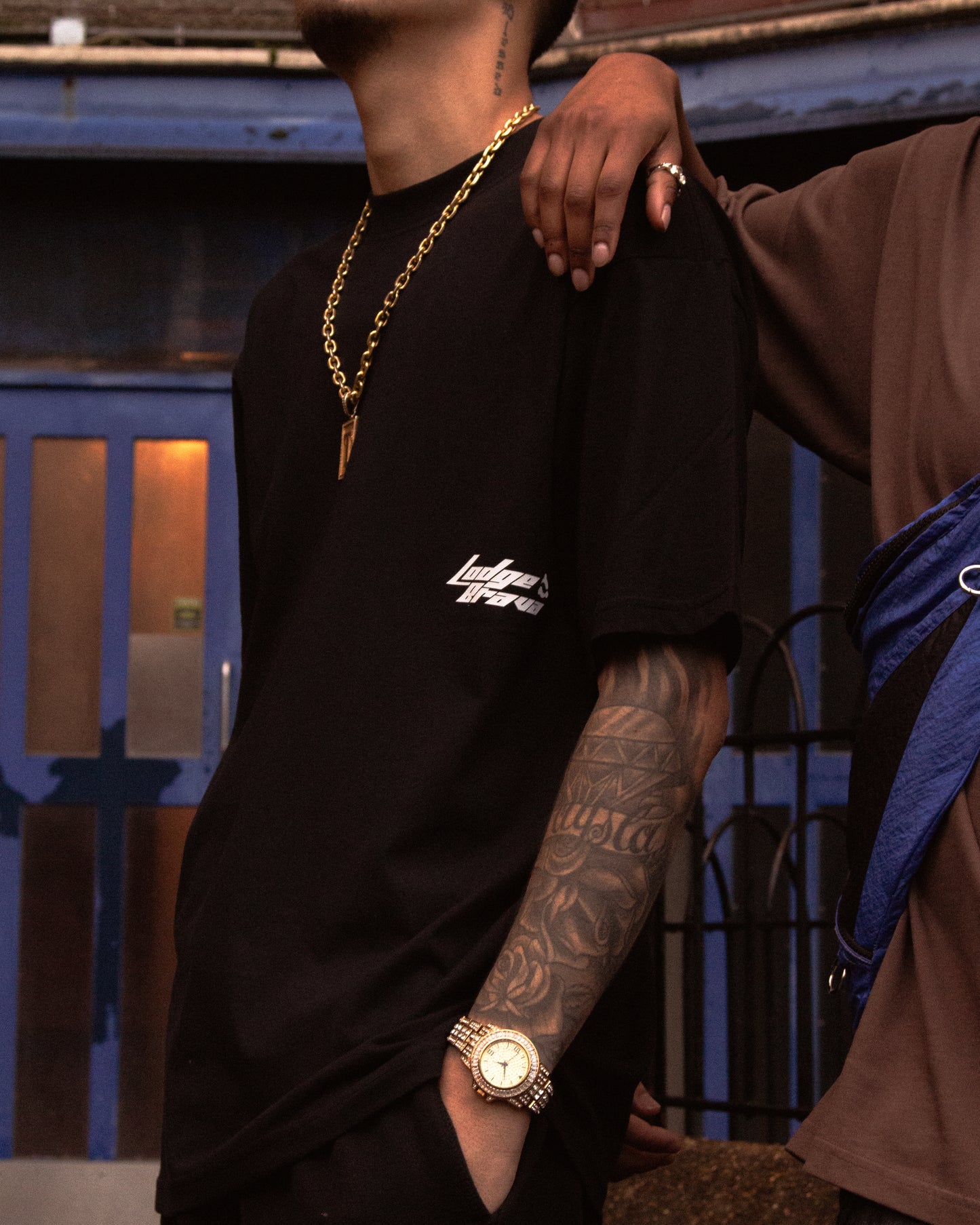 Black Tee Logo